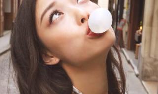 只要妈妈笑一笑 只要妈妈笑一笑